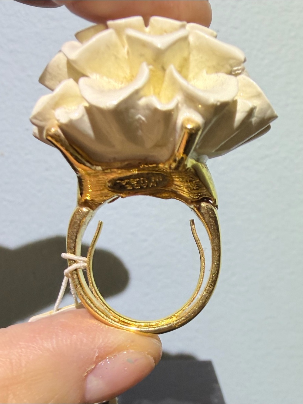 NWT KJL White Ceramic Flower Couture Collection Statement Ring. Size 6 - Picture 6 of 15